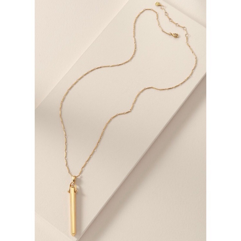 Stella & Dot Rebel Pendant Necklace Gold